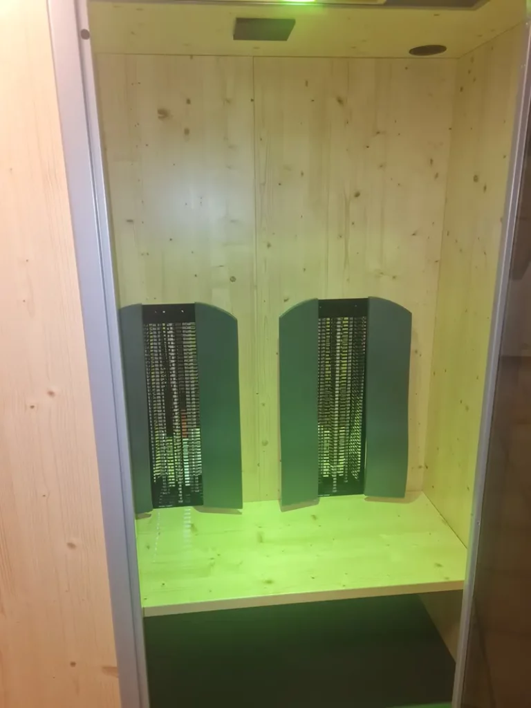 le sauna ifrarouge avec luminotherapie au gite de Soultzeren